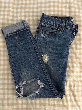 Levi Wedgie Blue Distressed Women’s Jeans